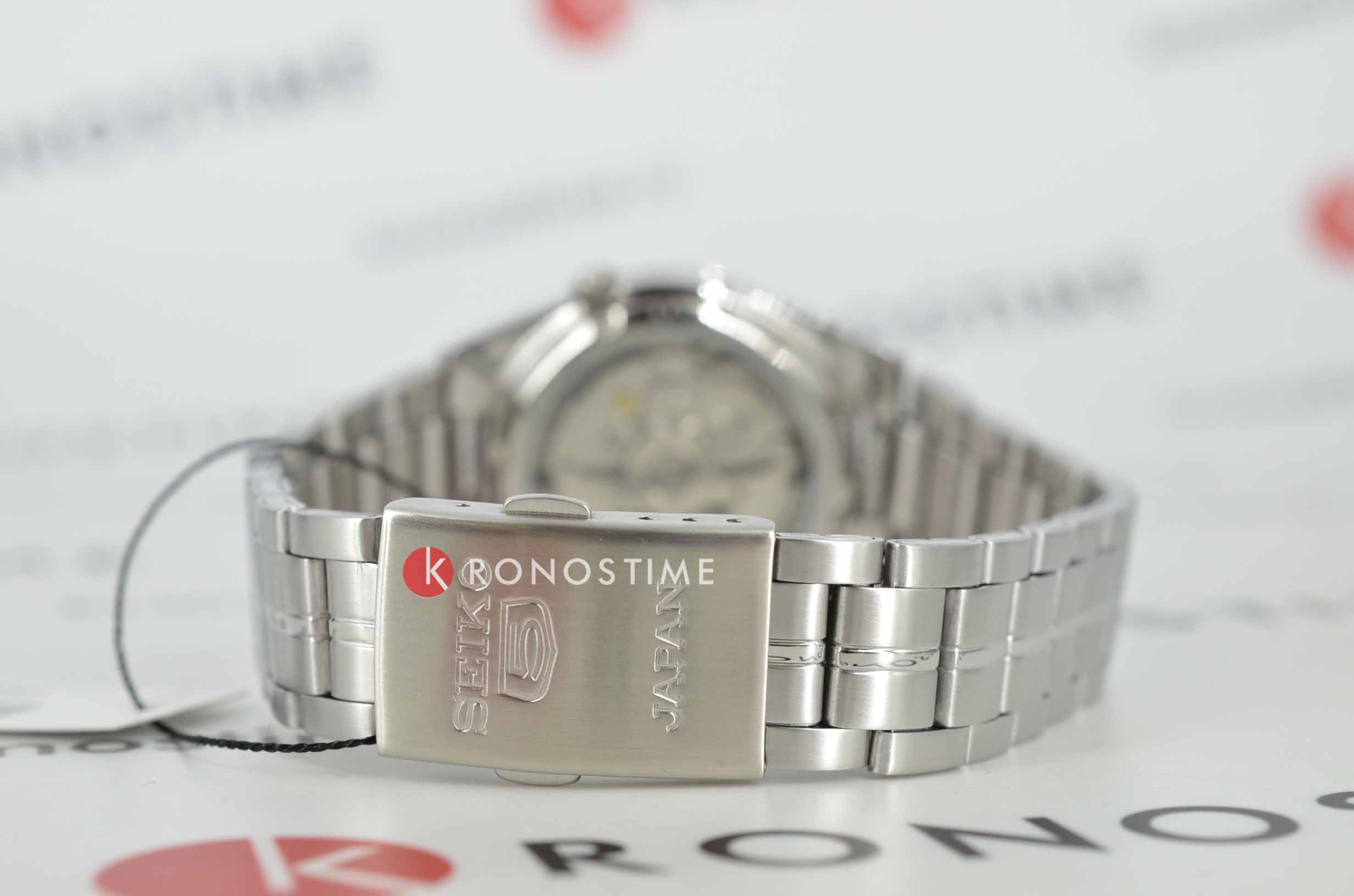 Seiko Seiko Seiko 5 SNK567J1 механические мужские часы часы крупный план черный циферблата